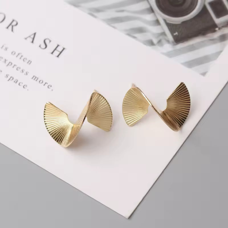 Spiral Twist Metal Dangle Earrings – Exaggerated Irregular Geometric Design, Elegant Smooth Brincos Jewelry