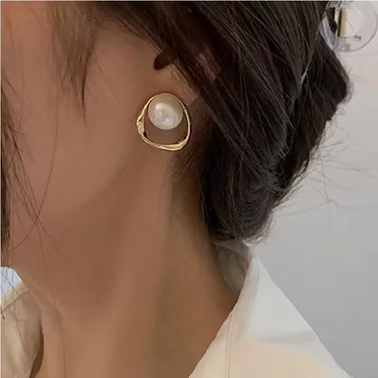 Retro French Baroque Pearl Stud Earrings for Women – Irregular Imitation Pearl Design, Luxury Fashion Jewelry