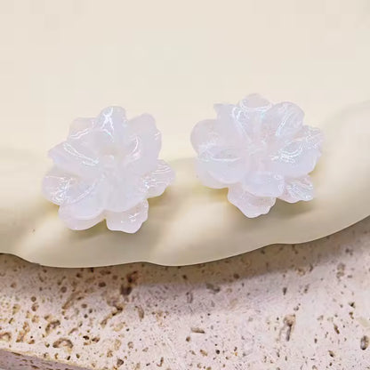 Elegant White Flower Stud Earrings for Women – Trendy 2025 Acrylic Floral Design, Lovely Fashion Jewelry